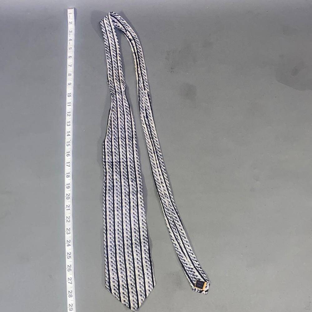 Tie